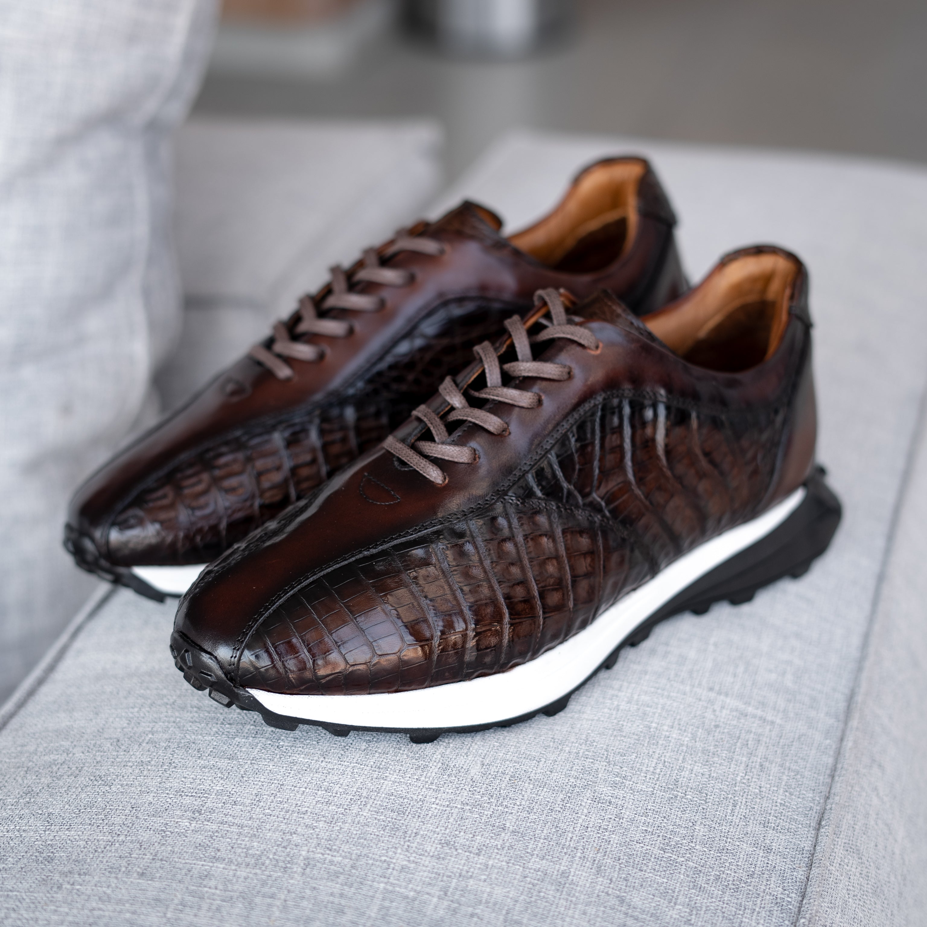 BROWN DEMIAN SNEAKER