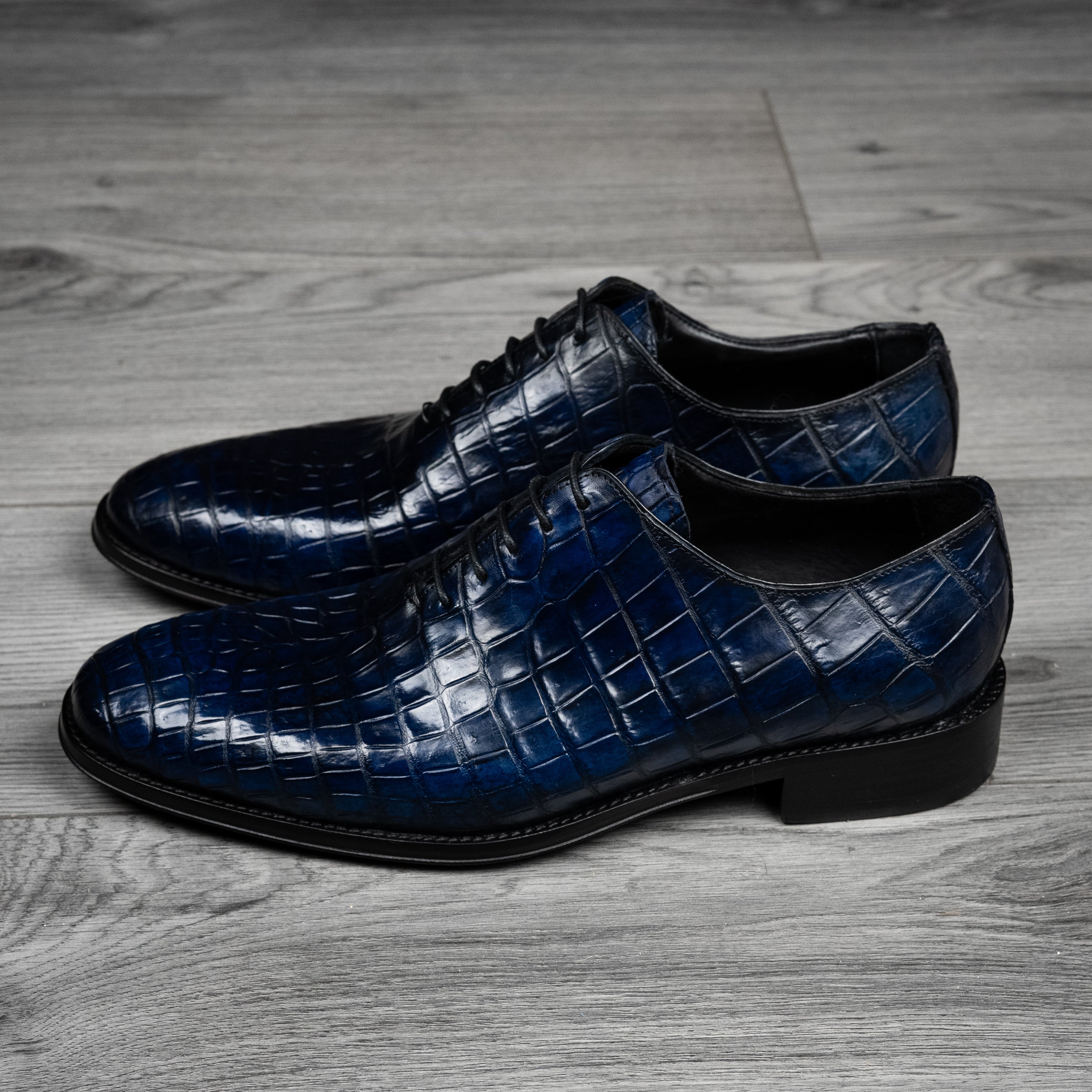 NAVY BLUE WHOLECUT CROCO HUGO