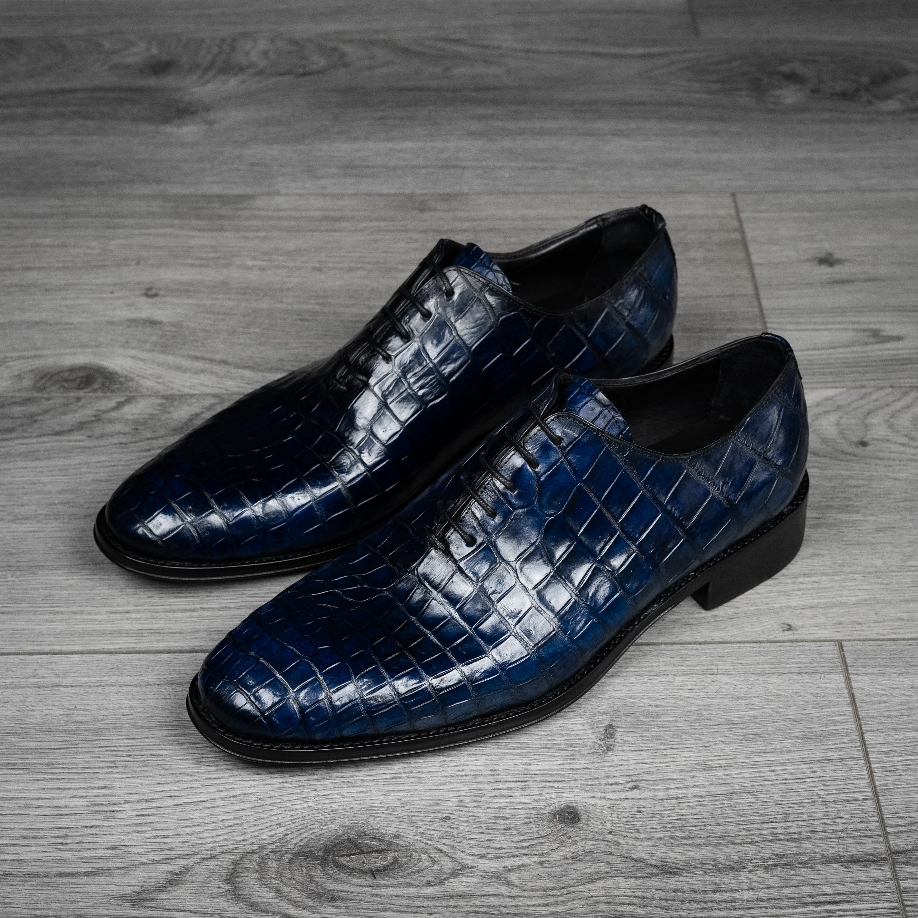 NAVY BLUE WHOLECUT CROCO HUGO